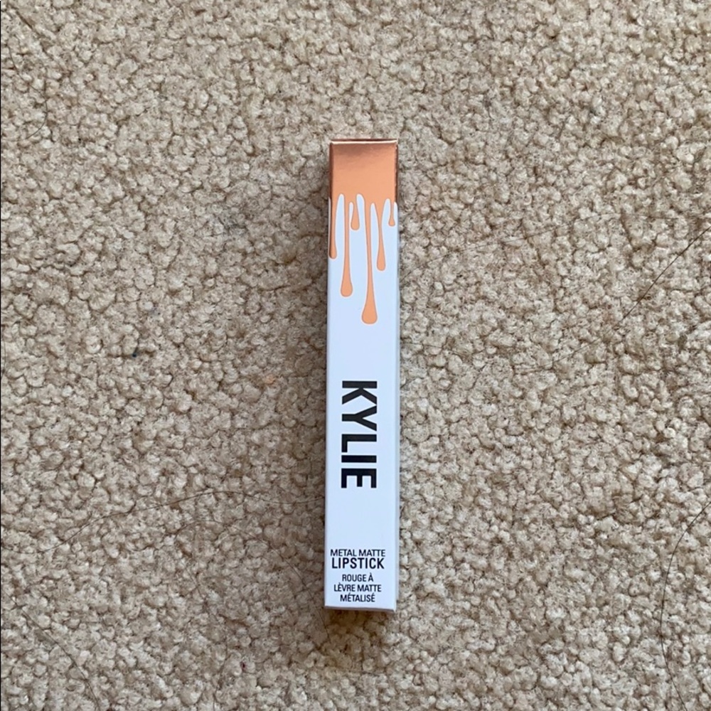 Kylie Metal Matte Lipstick in King K